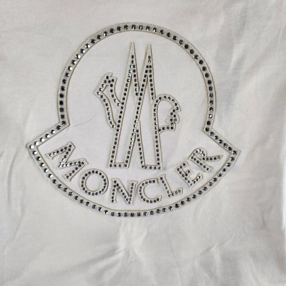 Moncler Logo Studded Graphic T-Shirt Girls 4A Cream Short Sleeve Crew Neck